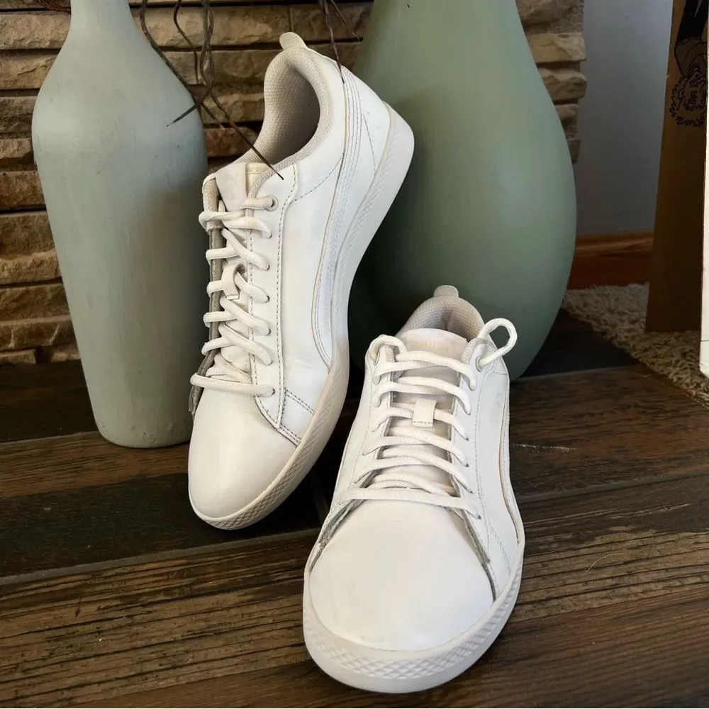 Puma All-White Smash V2 Style 365208-04 Athleisure Sneakers SZ 8.5
